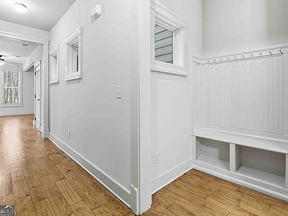 4th image of 501 Ridge View Xing