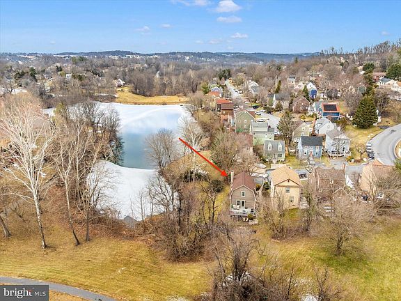 3rd image of 10739 Lake Point Ct