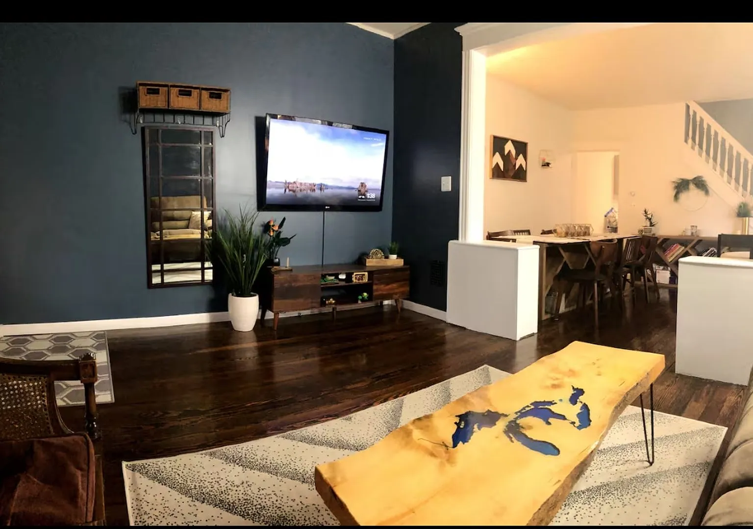 Beautifully renovated 3-bedroom, 2-full-bathroom historic home — Photo 2