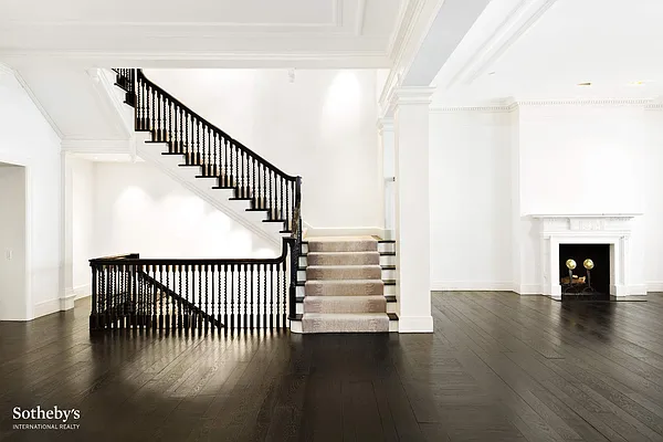 Sold by Sotheby's International Realty | media 3