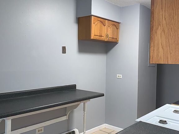 5th image of 101-2210 N Lewis Ave