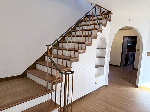 3rd image of 615 21st St