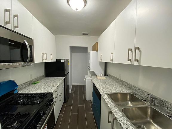 4th image of 11045 NE 2nd Ave #A
