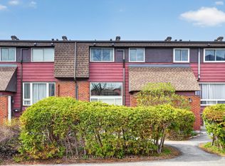 7 C Banner Rd, Ottawa, ON K2H8T3