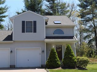 42 Cheyenne Ct, Marlborough, CT 06447