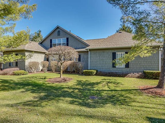 3rd image of 1307 E Erskine Manor Hl #17
