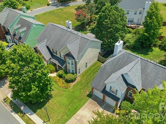 3rd image of 11932 Fox Glen Rd