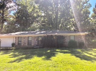 2949 Suncrest Dr, Jackson, MS 39212