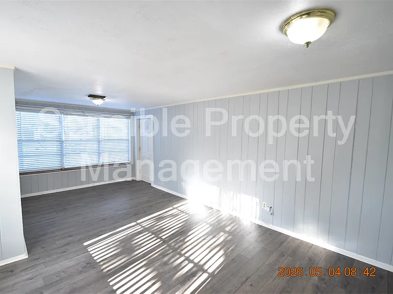 2801 Sanders Dr — Photo 8
