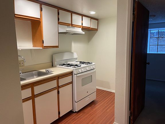5th image of 3228 Honolulu Ave APT 7