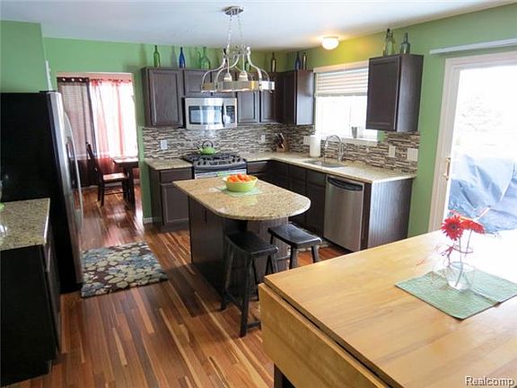 2nd image of 6751 Berwick Dr