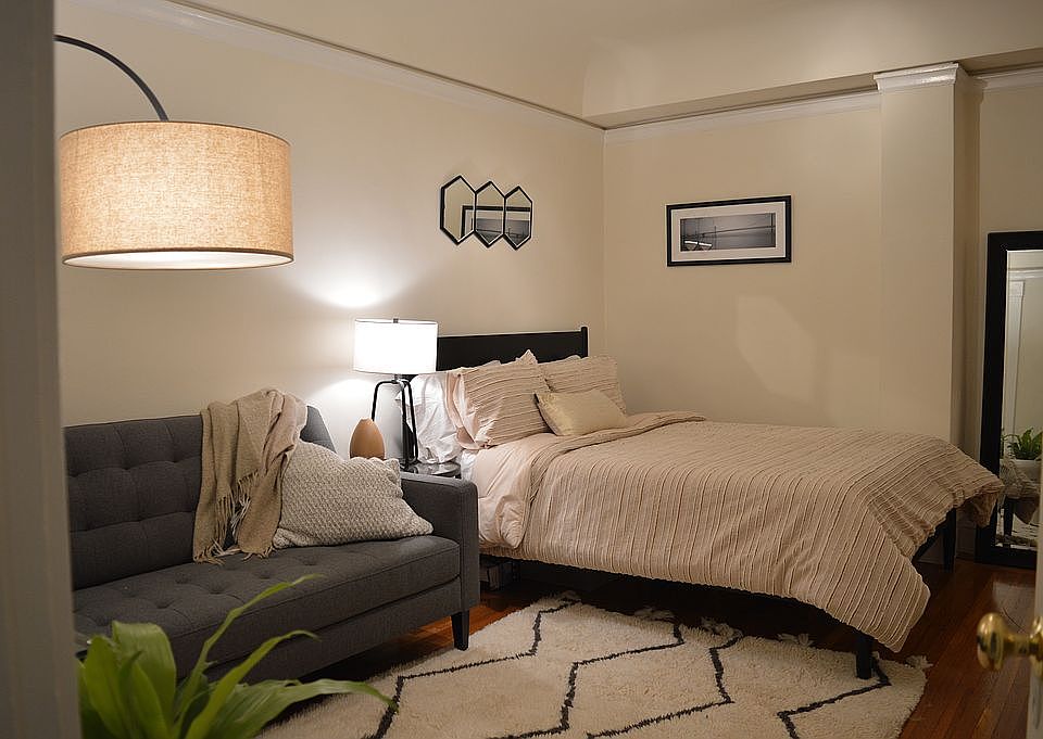 1st image of 945 Darien Way #3