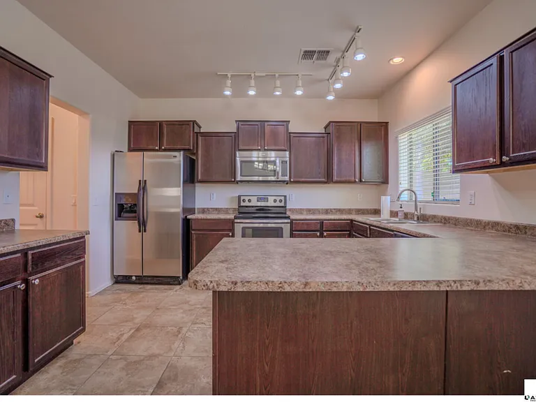 10225 W Camelback Rd #28 — Photo 8