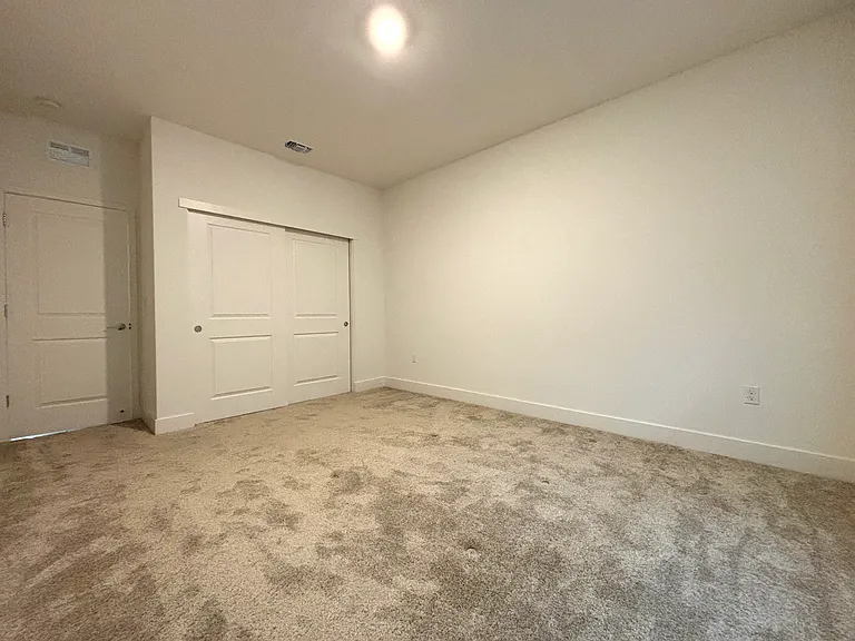 2051 Rosemary Dr — Photo 10