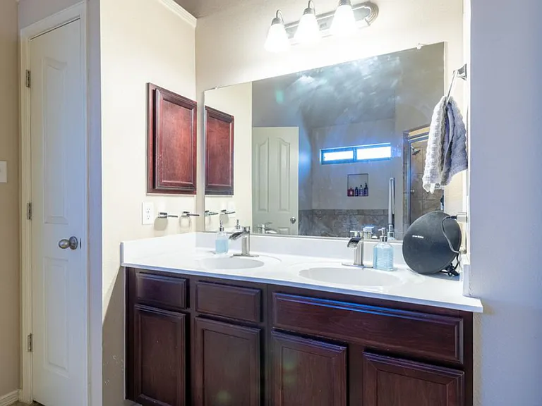 424 Sonaran Ct — Photo 11