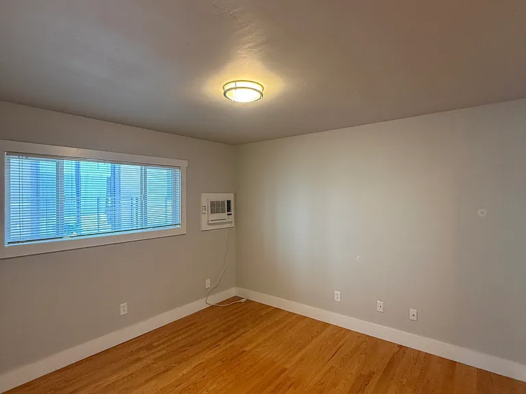 101 Lafayette Cir #17 — Photo 4