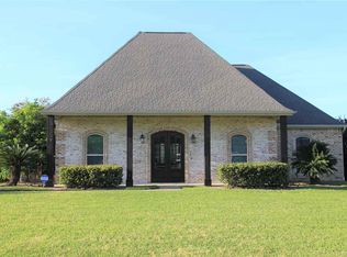 628 Frontier Dr, Bridge City, TX 77611