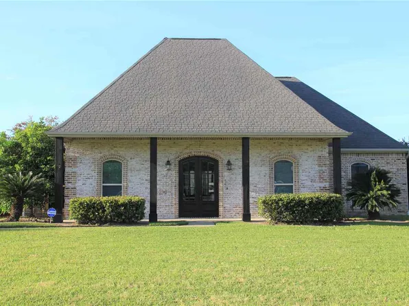 628 Frontier Dr, Bridge City, TX 77611