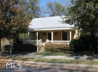 513 Town Walk Cir, Madison, GA 30650