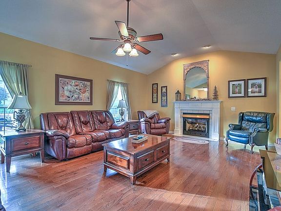 5th image of 3624 Deland Dr