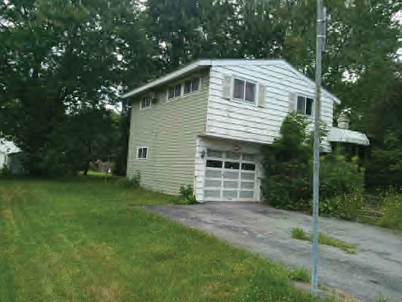 4th image of 4 Huckleberry Ln