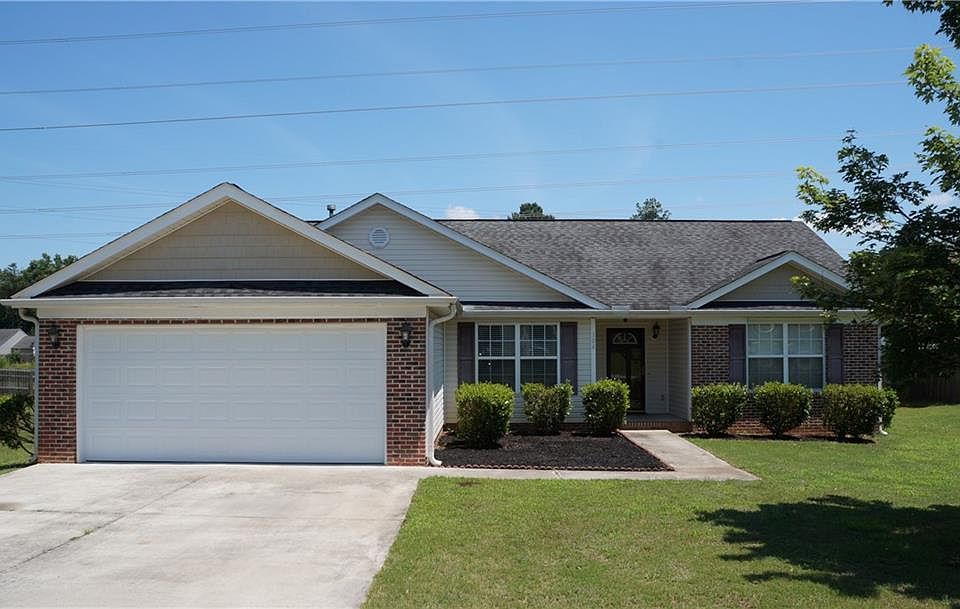 1st image of 106 Glen Arbor Dr