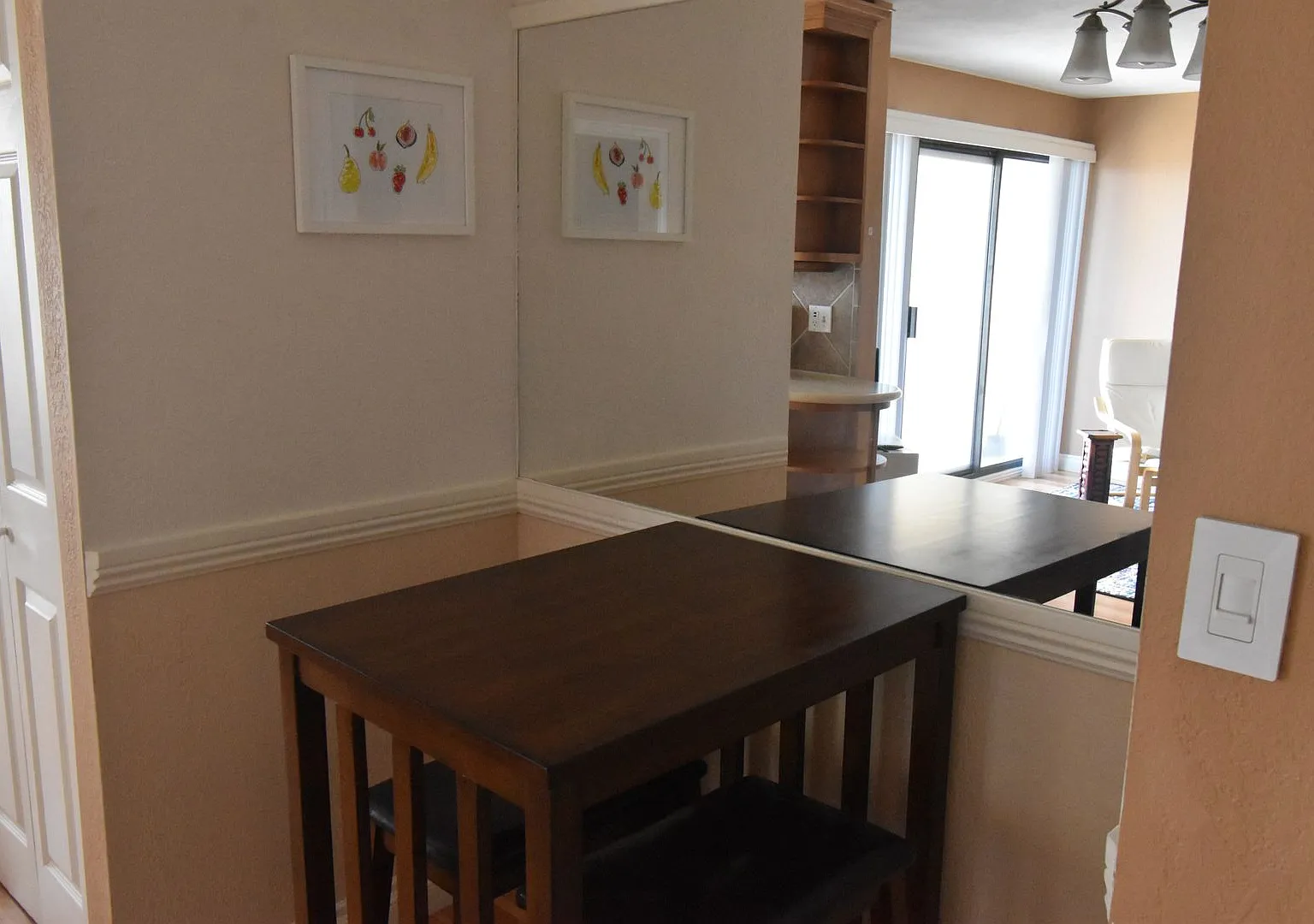 Furnished 1-Bedroom, 1-Bath Condo with Ocean View Prime Kona Location — Photo 3