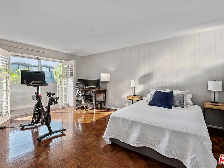 13233 Fiji Way #K — Photo 15