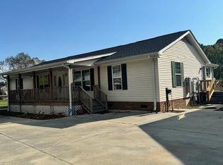 1757 Snug Harbor Rd, Summerton, SC 29148