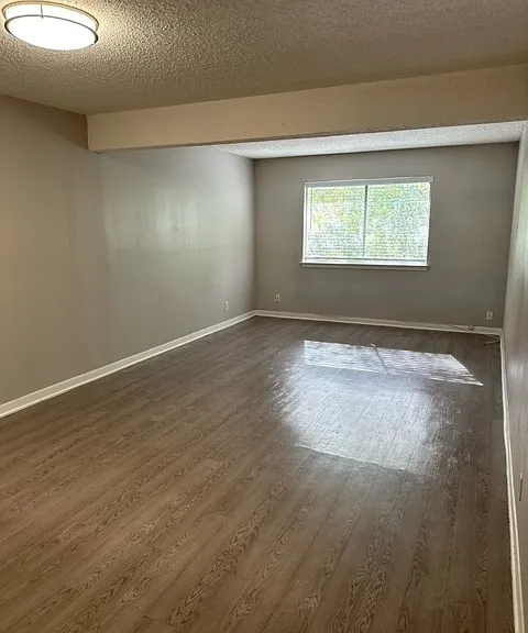 Camelot Apartments — Photo 28