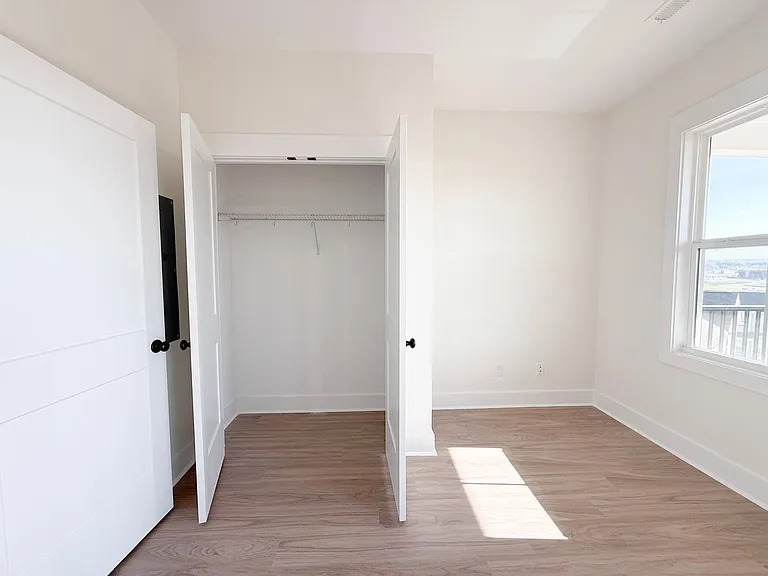 1373 Meridian St — Photo 25