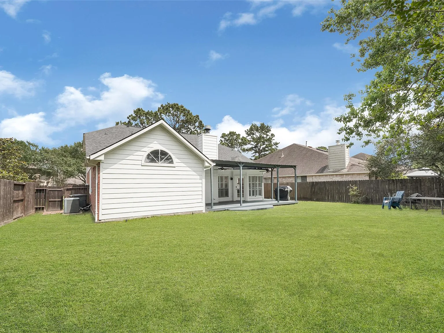 4 bed, 2.5 bath, 2645 sqft, $2,900 — Photo 4