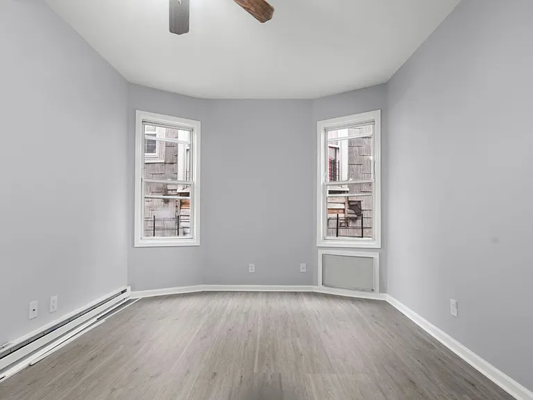 32 Van Cortlandt Park Ave — Photo 22