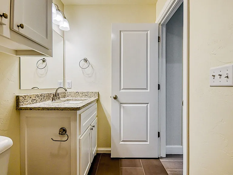 3100 Pebble Pond Dr — Photo 38