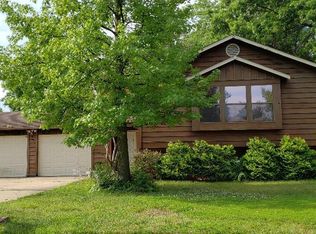 2807 Park Valley Dr, Saint Peters, MO 63376