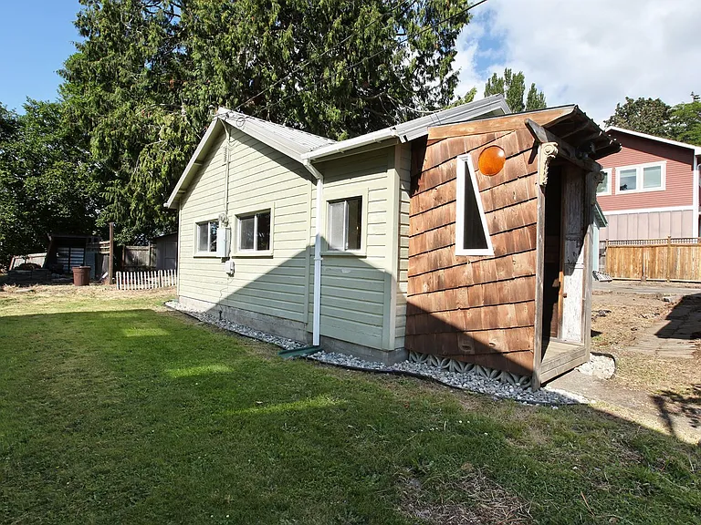 938 Madrona Beach Rd — Photo 20