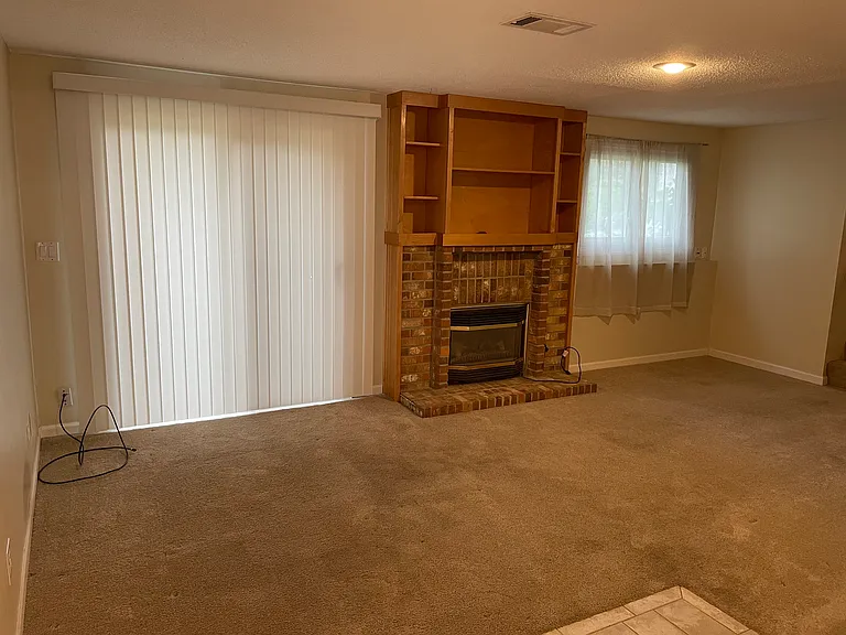 9519 Hartford Cir — Photo 11