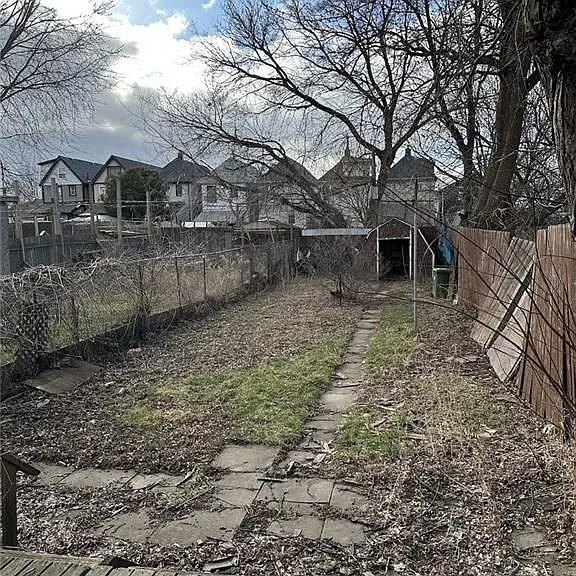 31 McKinstry St — Photo 15