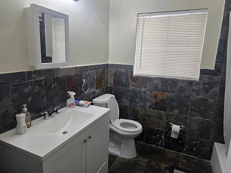 1221 NW 34th Ave — Photo 8