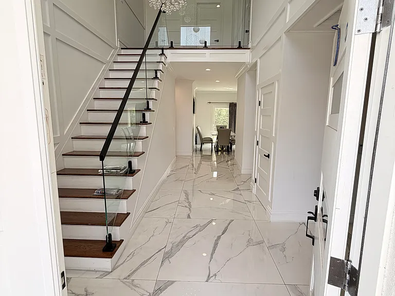 16 Eden Ln — Photo 2