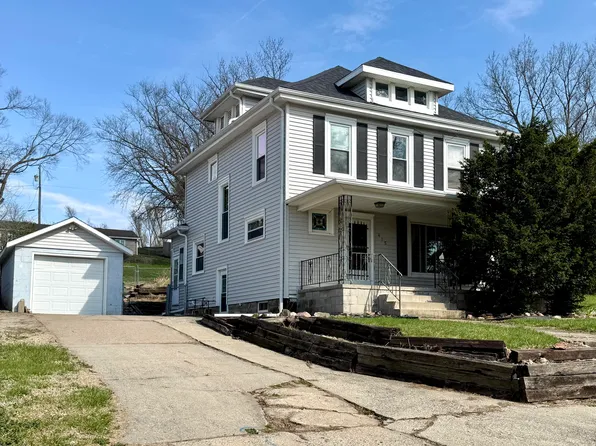 415 Park St, Oakland, IA 51560