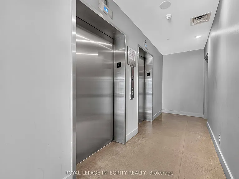 180 York St #909 — Photo 6