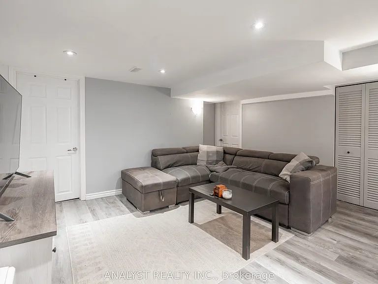 39 Chartwell Rd #BASEMENT — Photo 7
