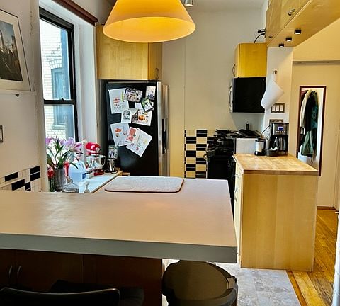 3rd image of 342 W 21st St APT 4C