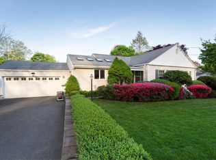 11 Old Wagon Rd, Old Greenwich, CT 06870