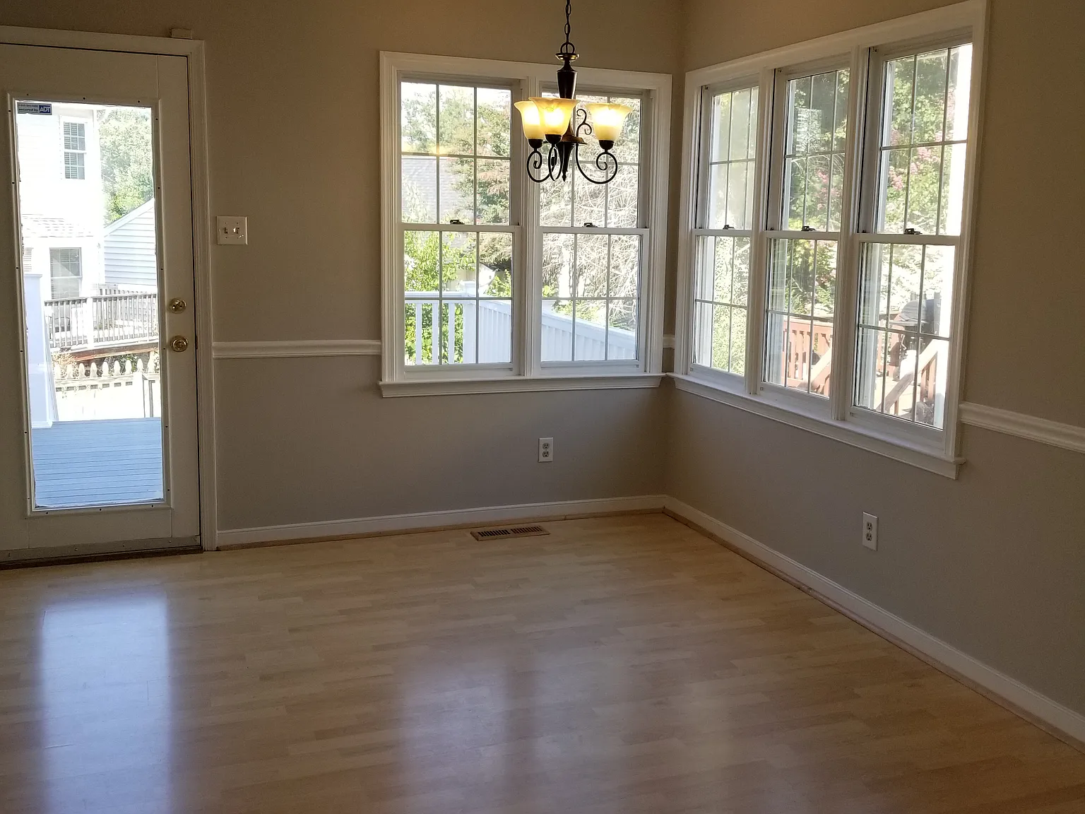 3 bed, 1400 sqft, $2,295 — Photo 3