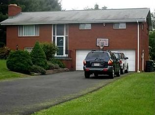 426 Overbrook Rd, Valencia, PA 16059