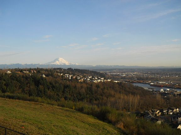 4th image of 2312 58th Ave NE