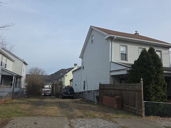 3rd image of 603 W Pine St