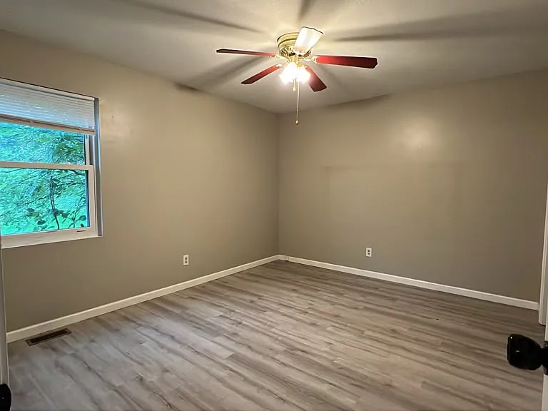 1600 Maureen Ct — Photo 8